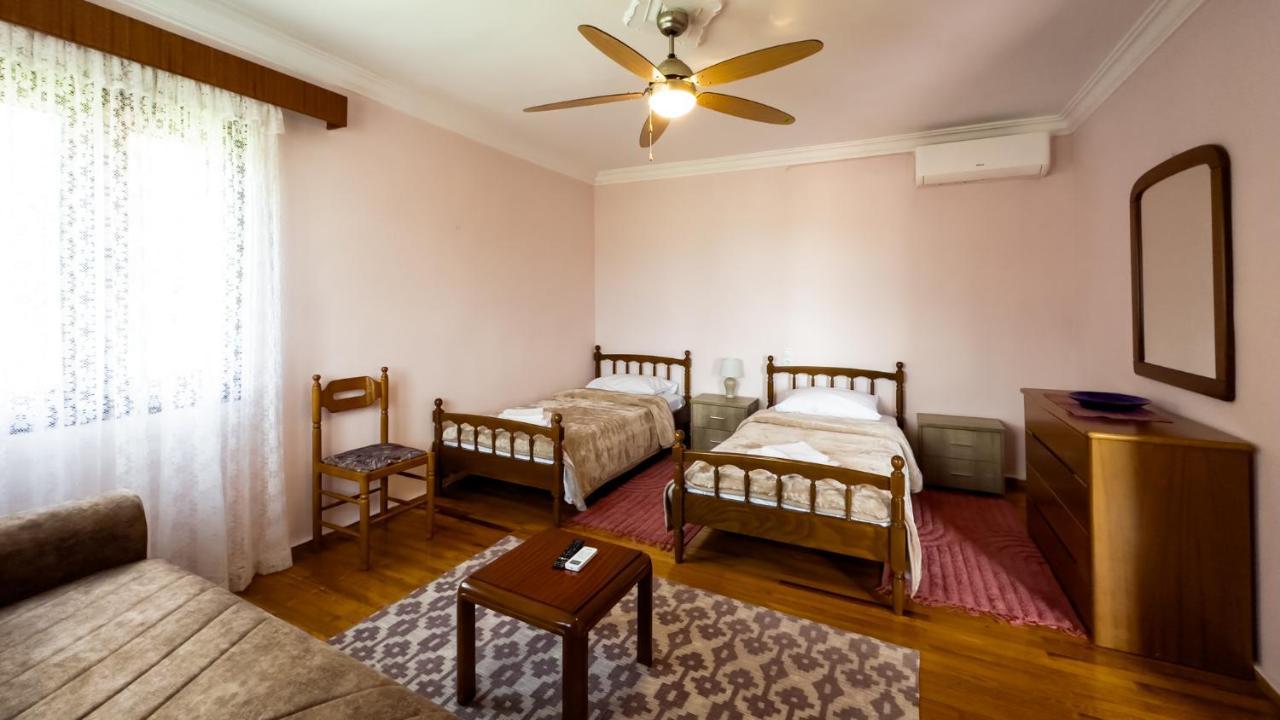 Fani'S House Under Meteora Apartman Kasztráki Kültér fotó