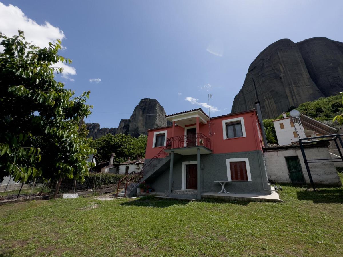 Fani'S House Under Meteora Apartman Kasztráki Kültér fotó