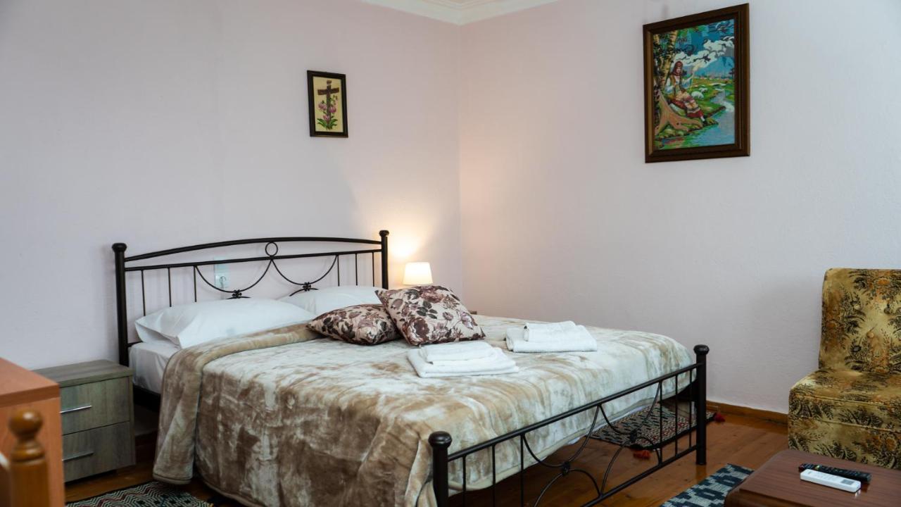 Fani'S House Under Meteora Apartman Kasztráki Kültér fotó