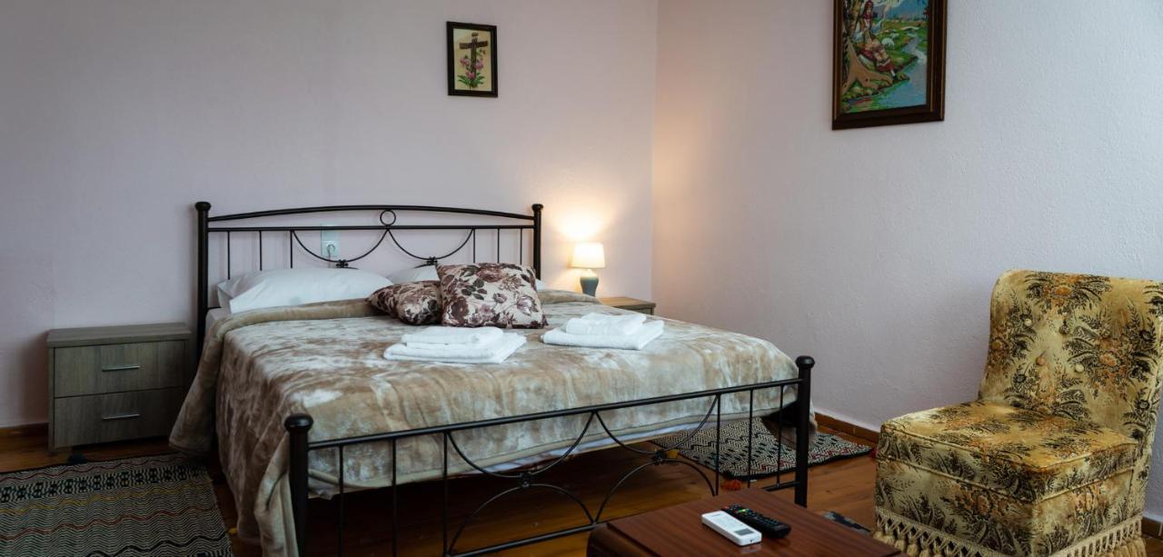 Fani'S House Under Meteora Apartman Kasztráki Kültér fotó