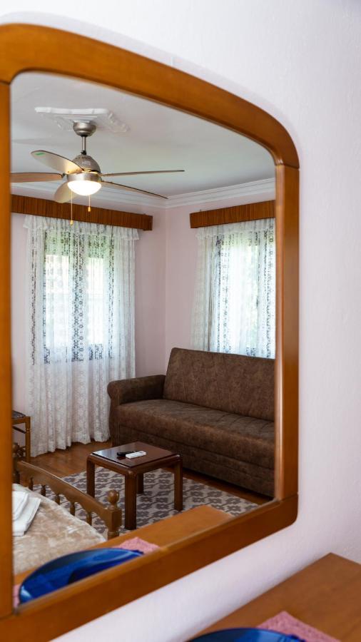 Fani'S House Under Meteora Apartman Kasztráki Kültér fotó