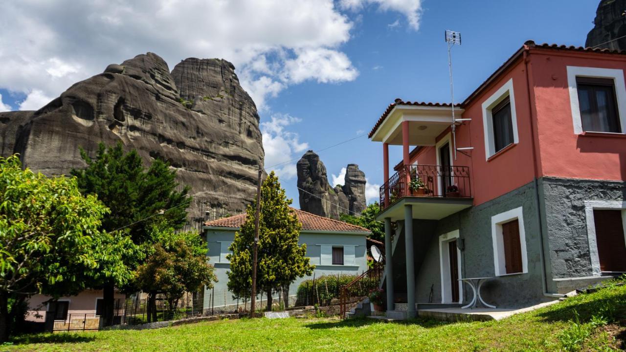 Fani'S House Under Meteora Apartman Kasztráki Kültér fotó