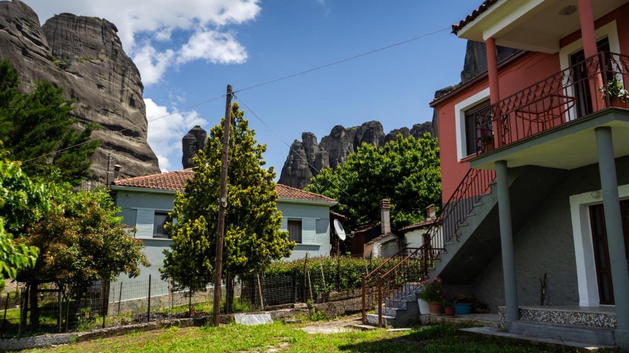 Fani'S House Under Meteora Apartman Kasztráki Kültér fotó