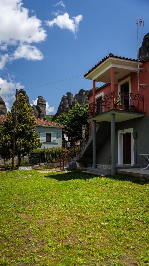 Fani'S House Under Meteora Apartman Kasztráki Kültér fotó