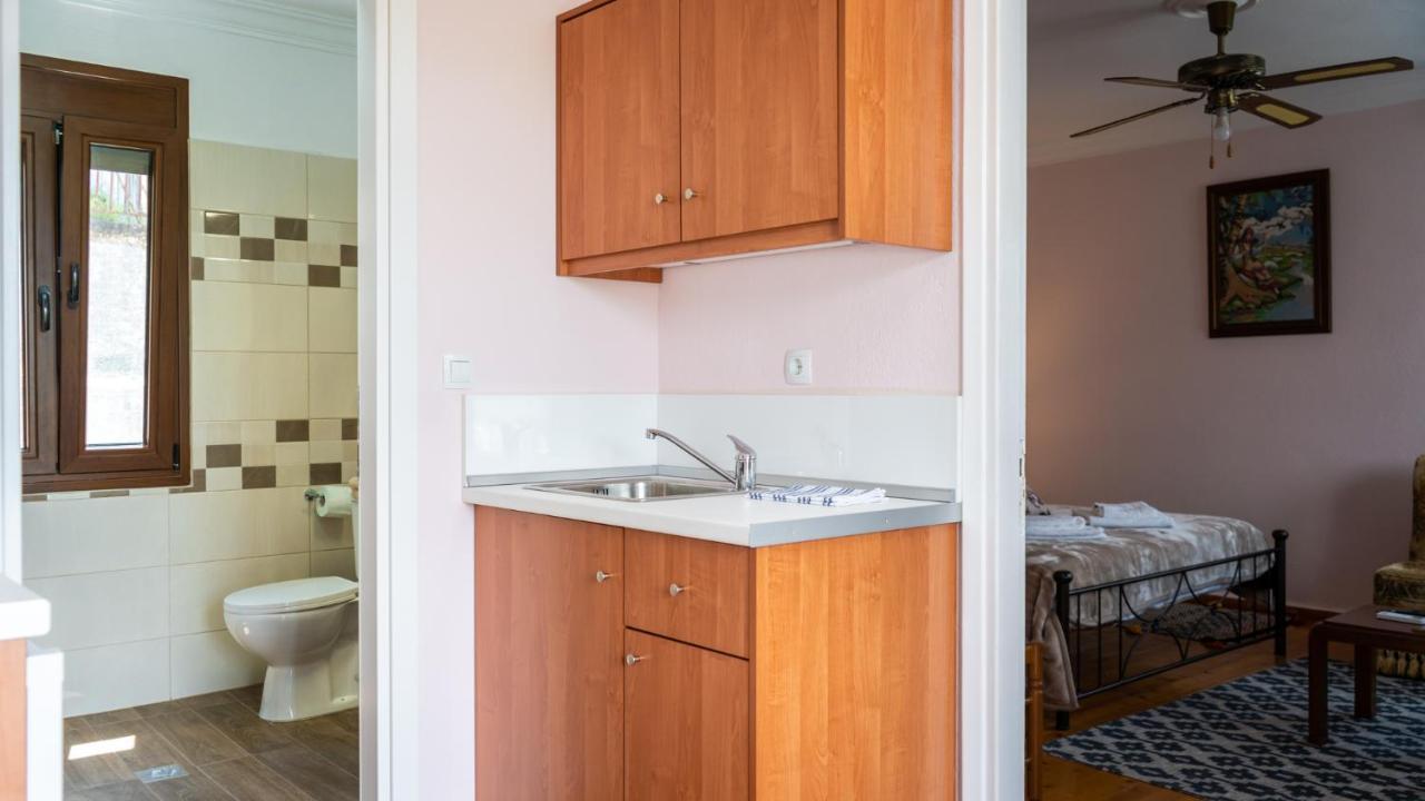 Fani'S House Under Meteora Apartman Kasztráki Kültér fotó